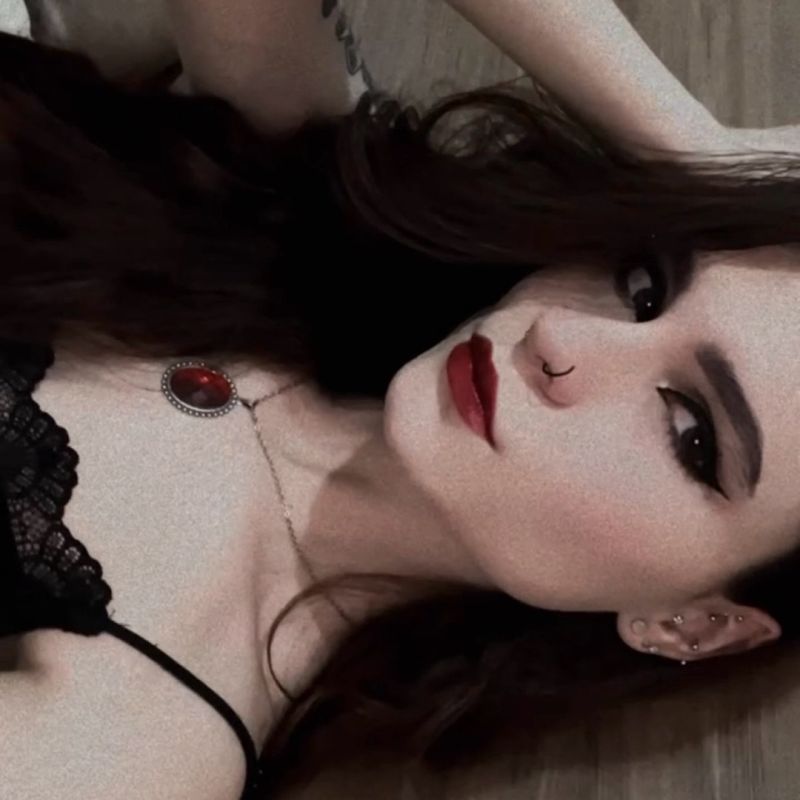 Julia  picture