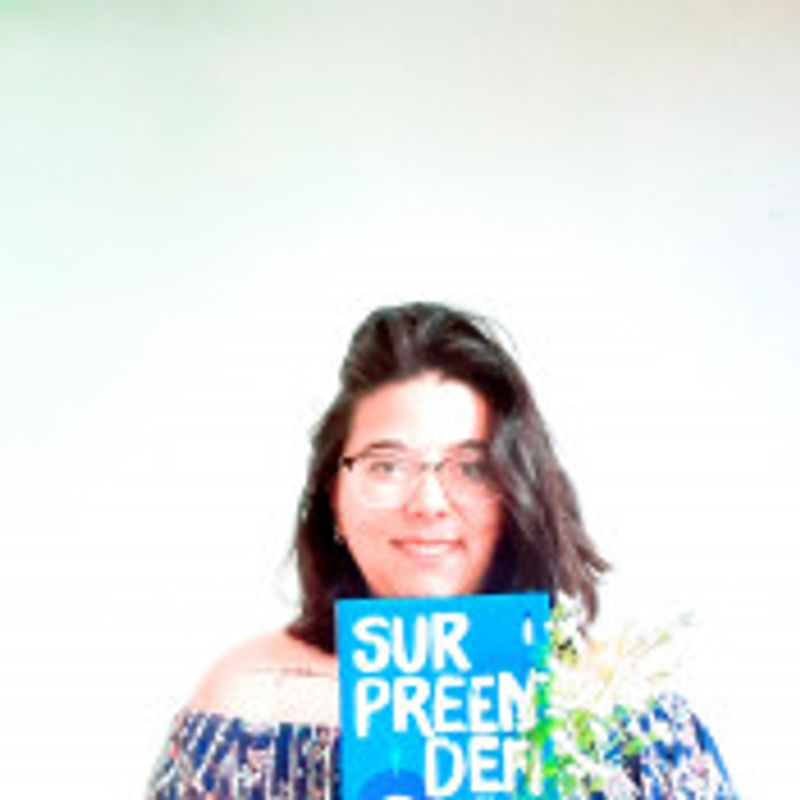Karol @heey_sociedadeliteraria picture