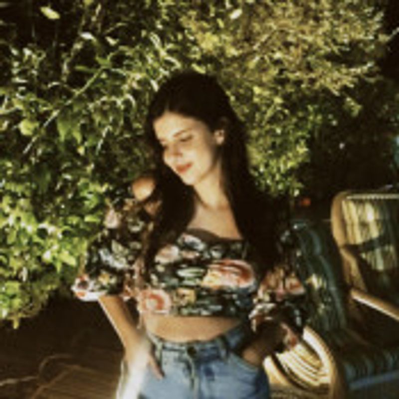 Laura Fernandes picture