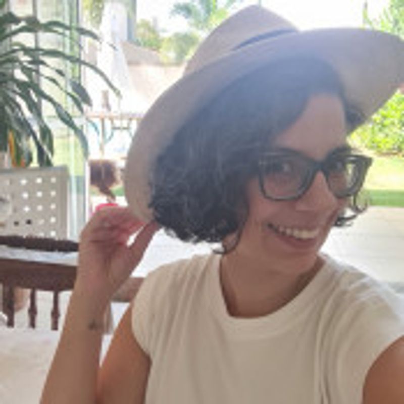 Camila Pires picture