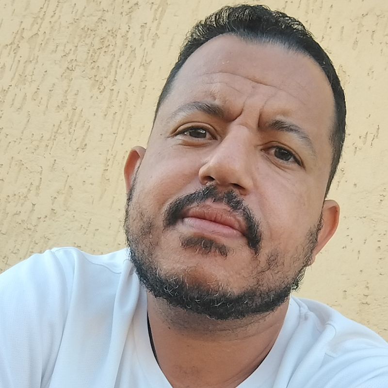 Esau Carlos picture