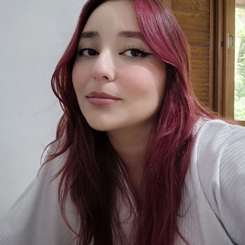 Giulia Goulart picture