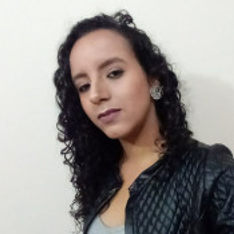 Julia Souza picture