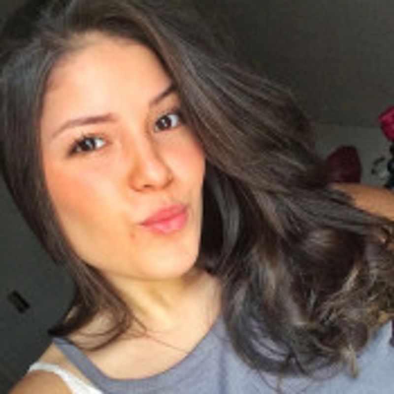 Thaís Bezerra picture