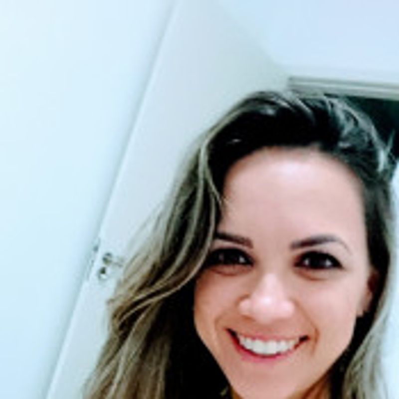 Livia Barcelos picture