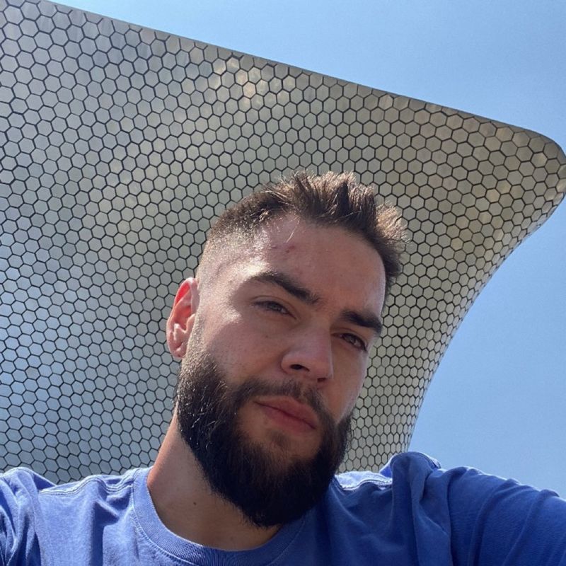 Guillermo Lira picture