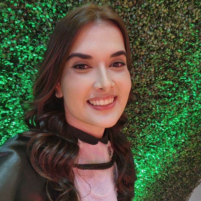 Leticia Mello picture