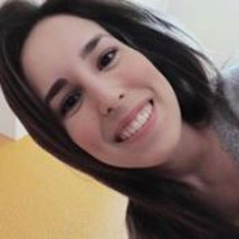 Sthela Oliveira picture