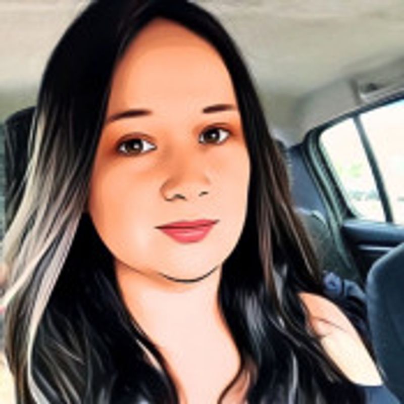 July Magalhães picture