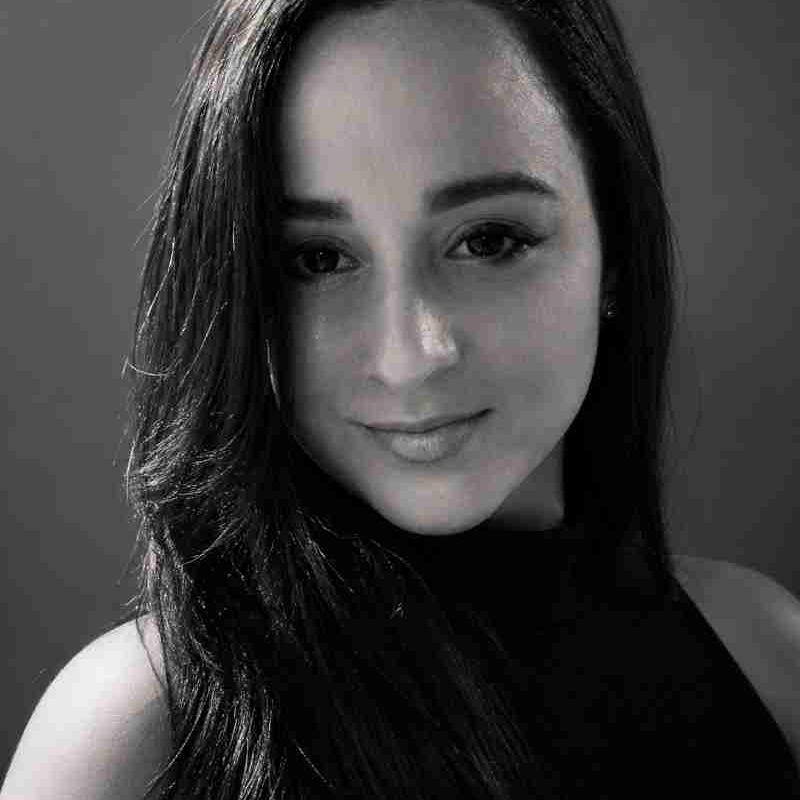 Júlia Mendonça picture