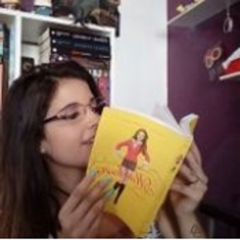 Letícia Menezes picture