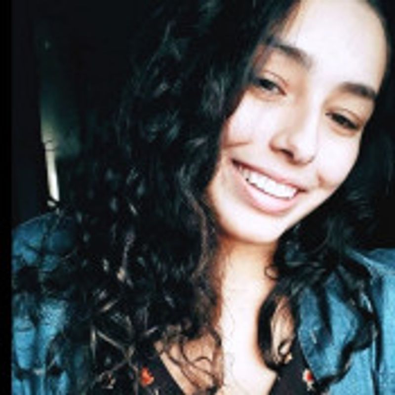 Débora Oliveira picture