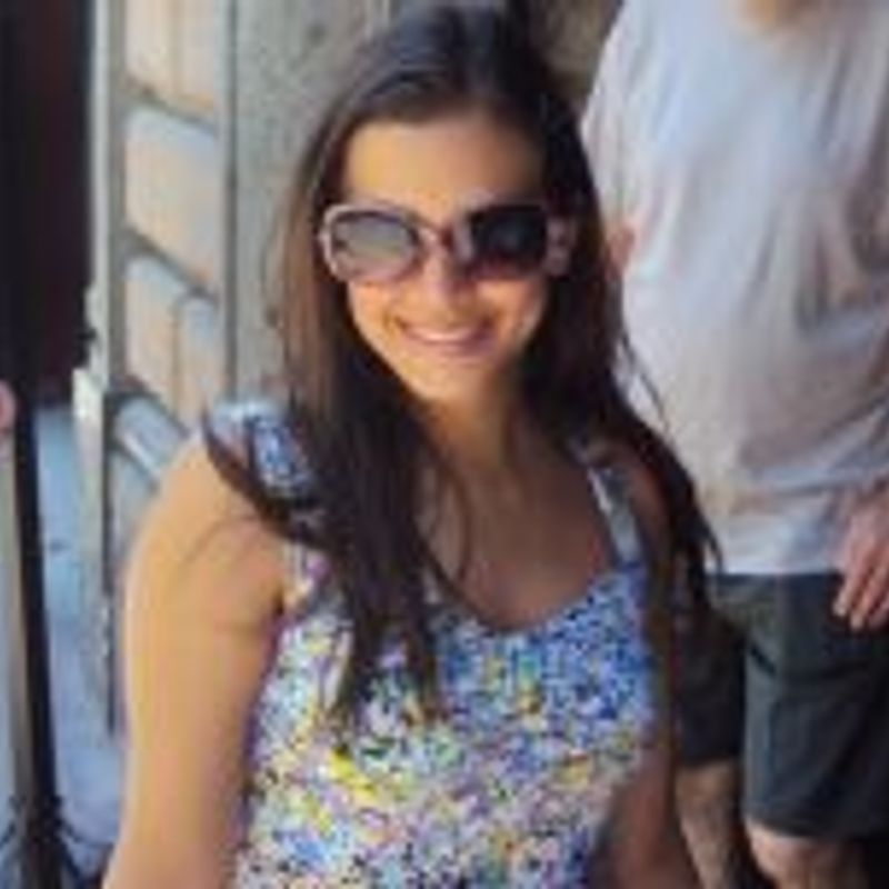 Julia Nevares  picture
