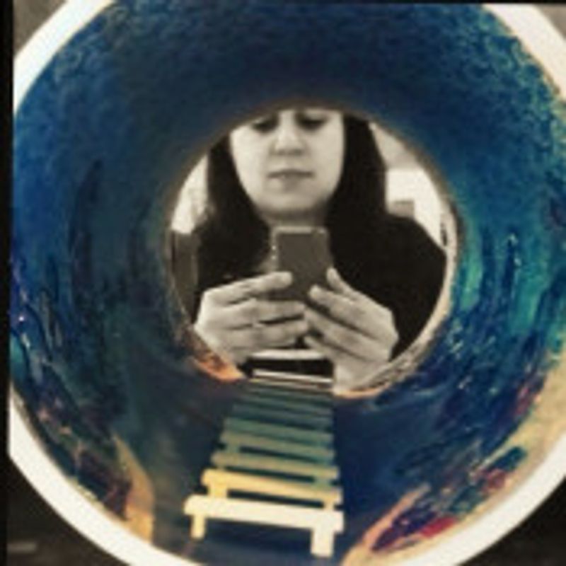Andrea Almeida picture