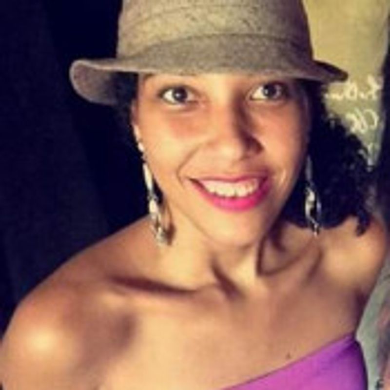 Naiane Oliveira picture