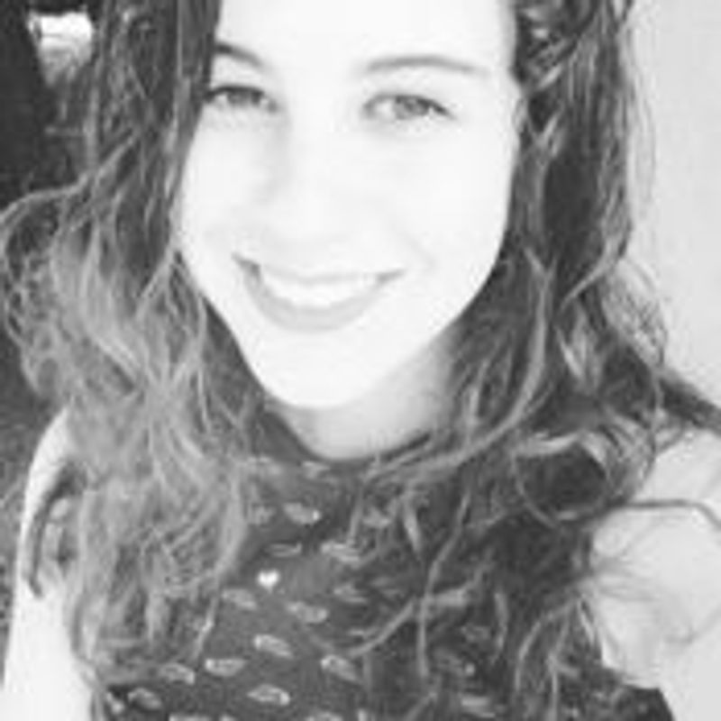 Camilla de Oliveira picture