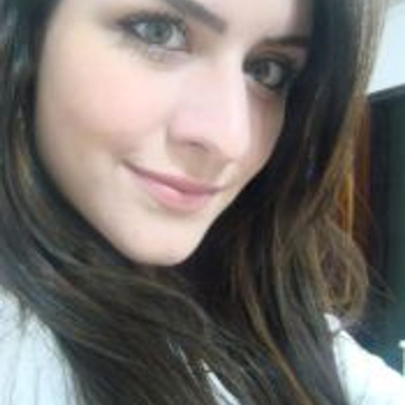 Isabella Antonângelo Molina picture