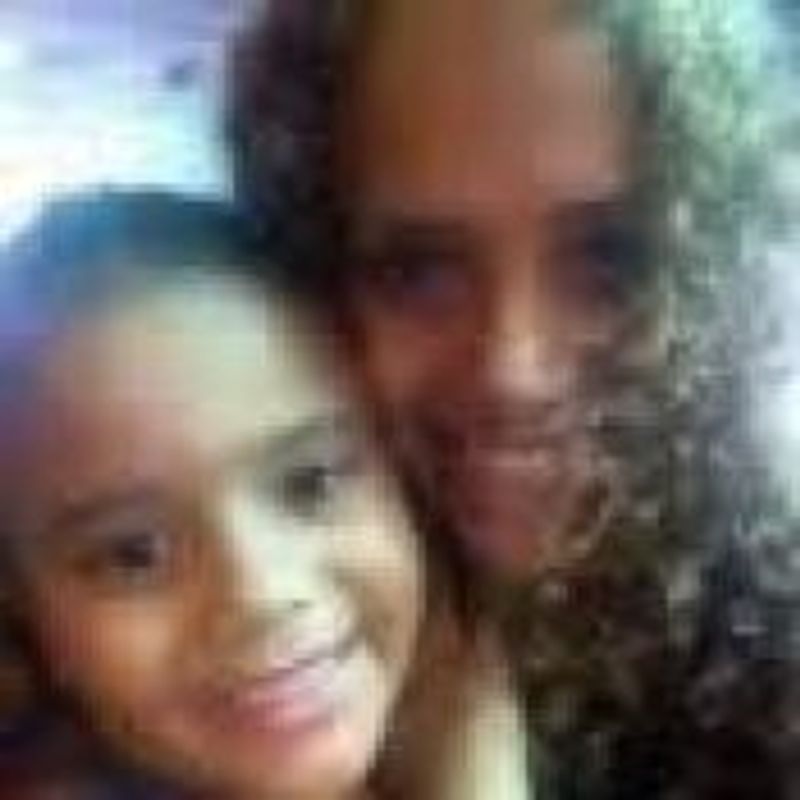Gizely Flores picture