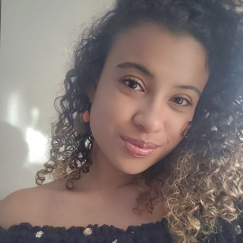 Natalha Lemos picture