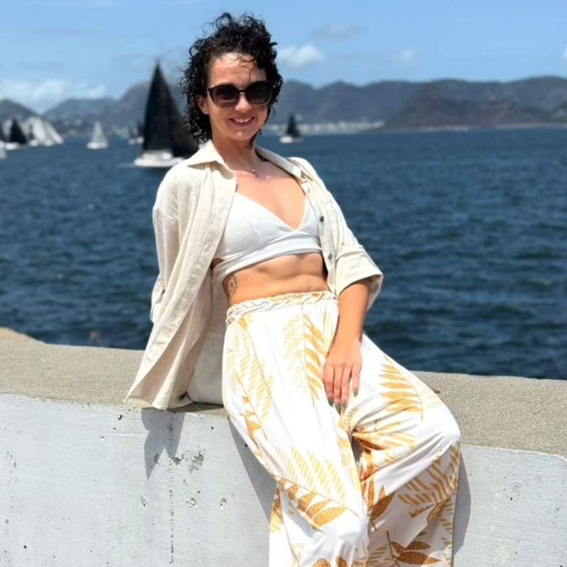 Sabrina Souza picture