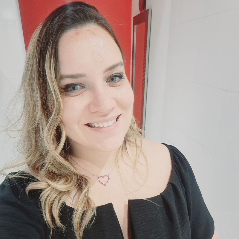 Camila Oliveira picture