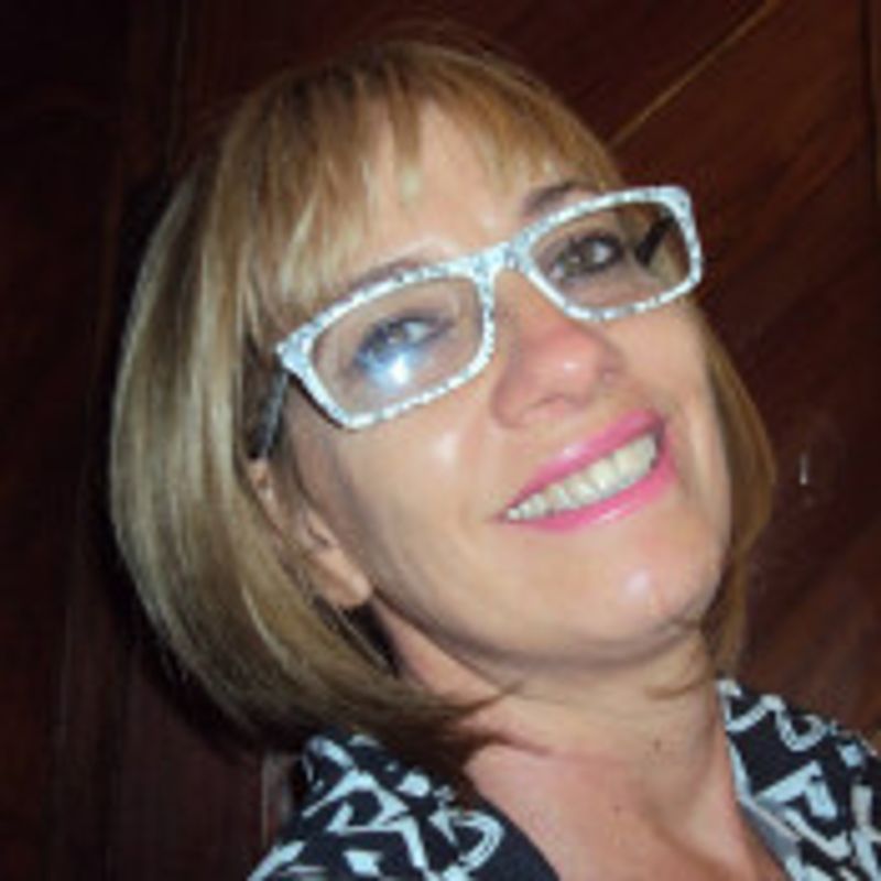 Luciane Melo picture