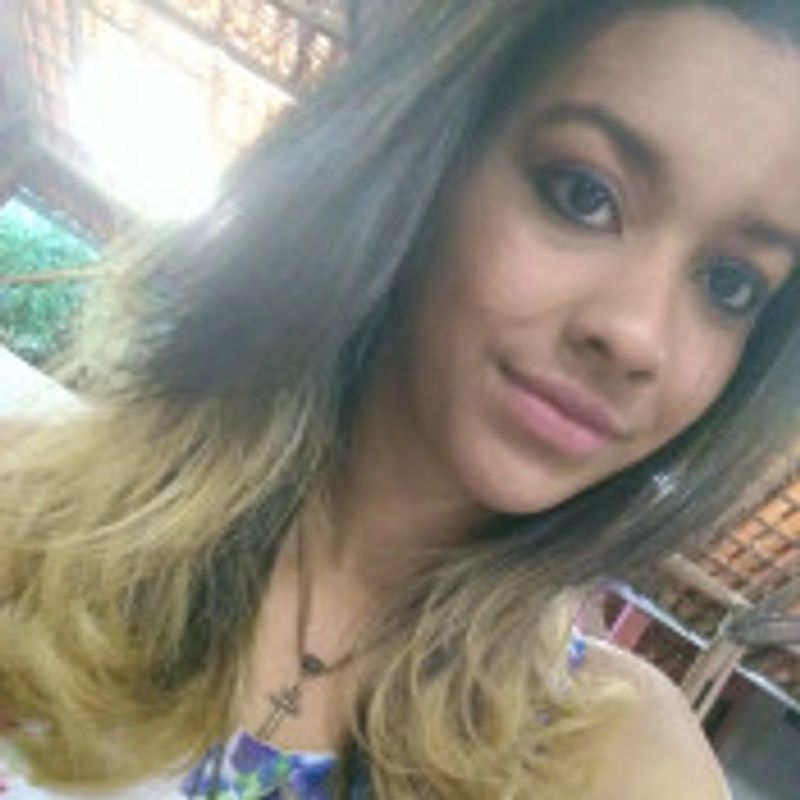 Alinne Leite picture