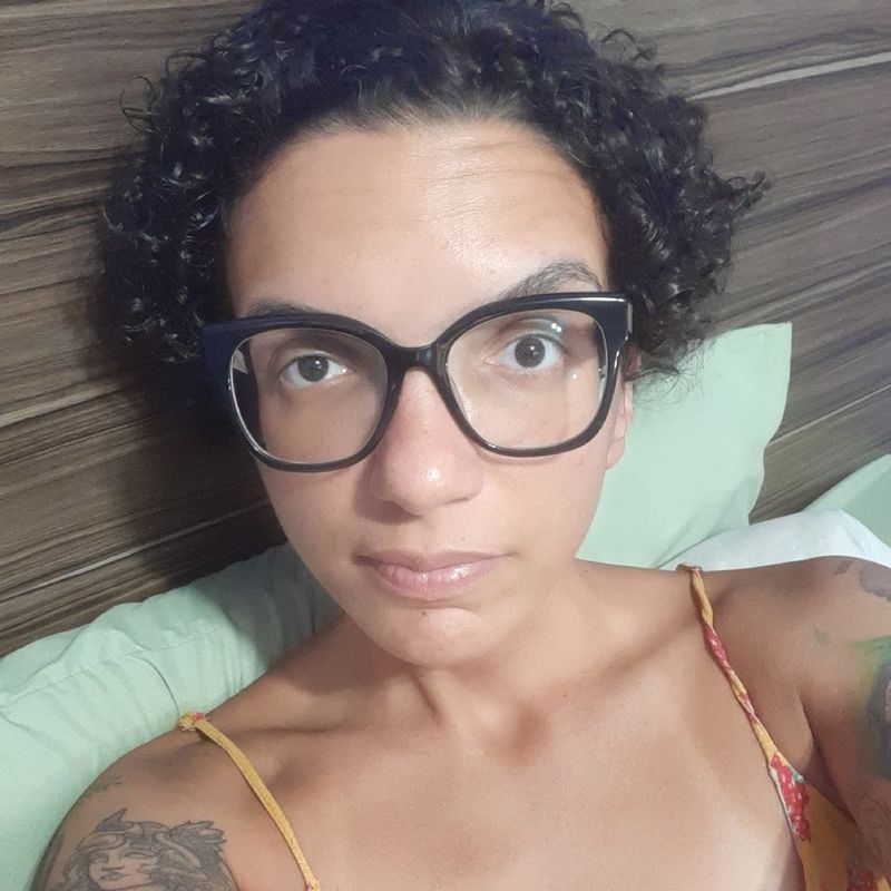 Thays Guimaraes picture