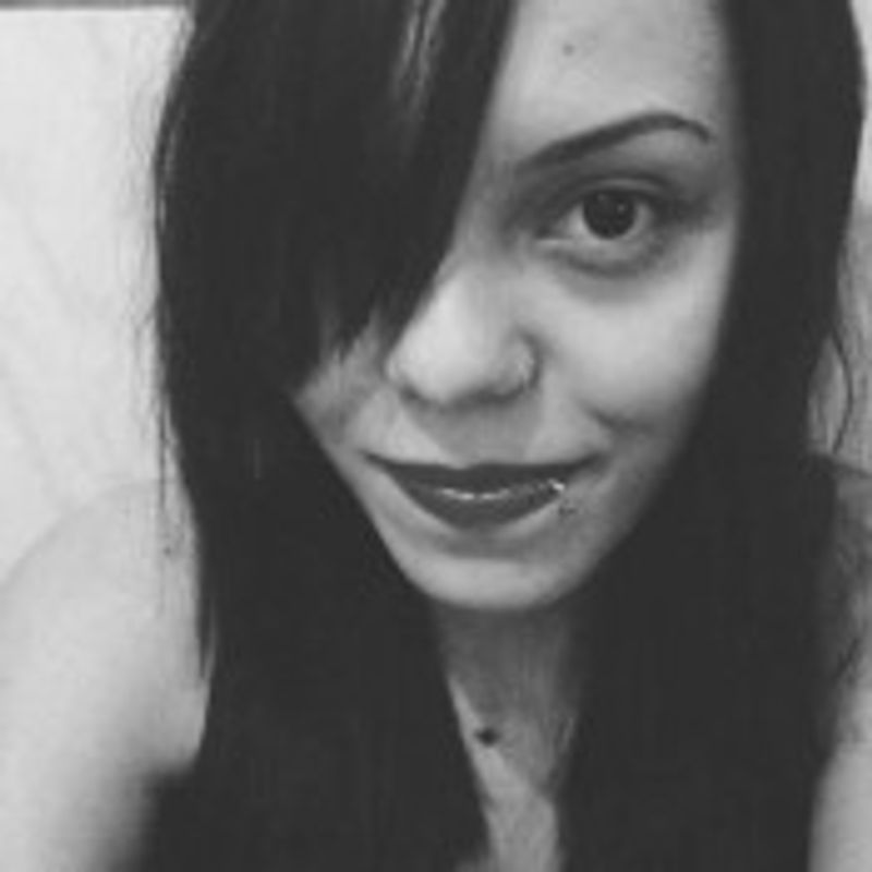 Taina Guimarães picture