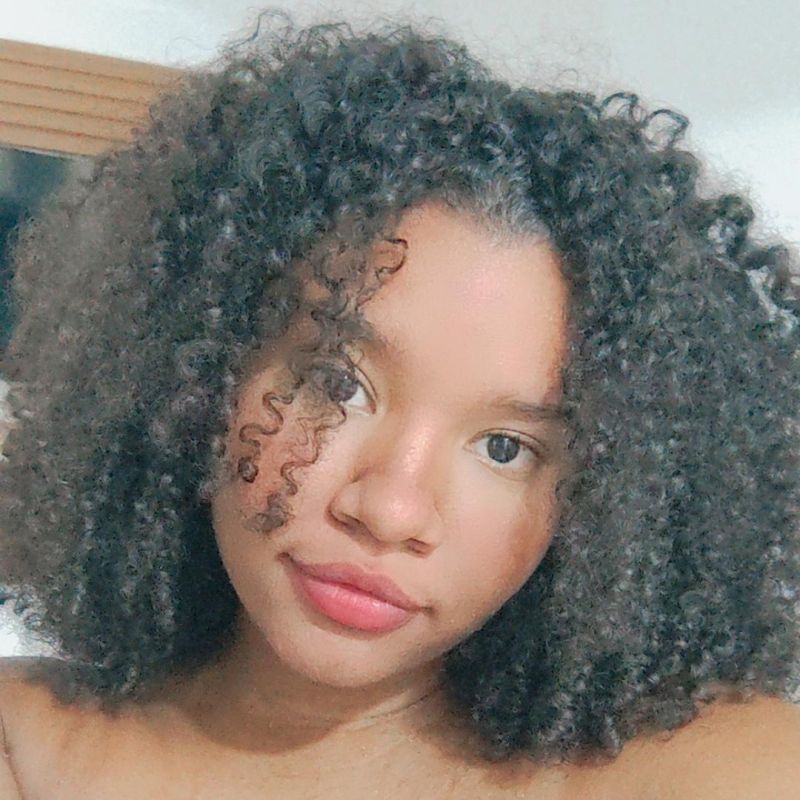 Karol Oliveira picture