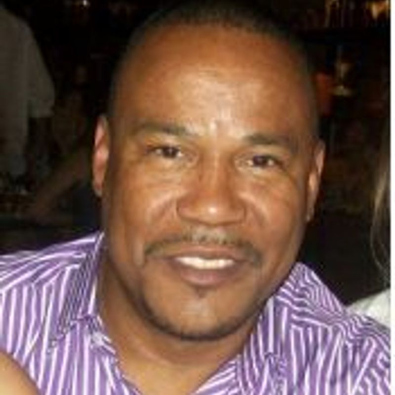 Dynion Golau picture