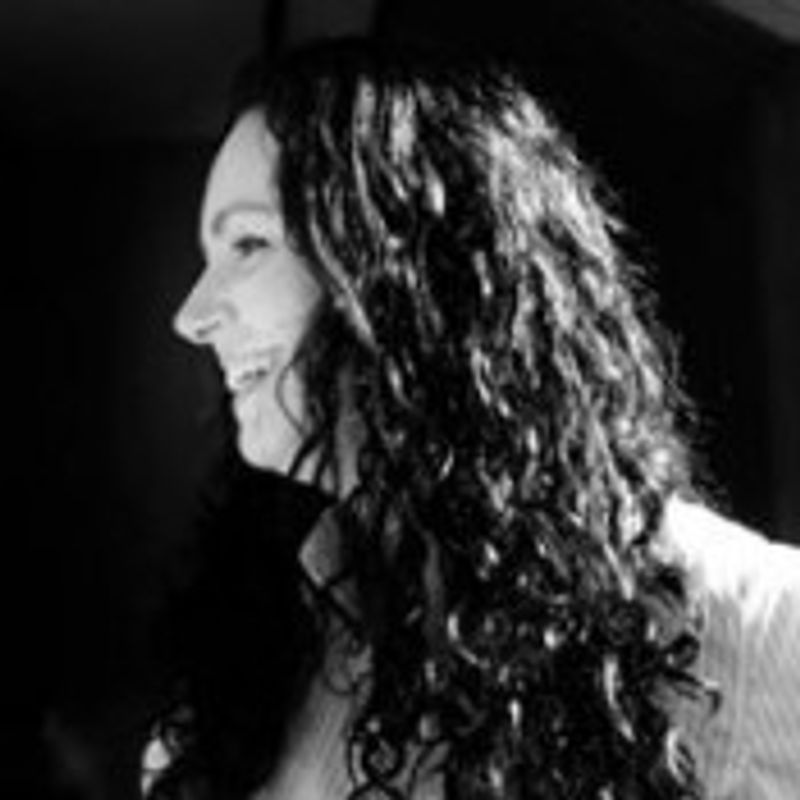 Paula Magni S. Santos picture