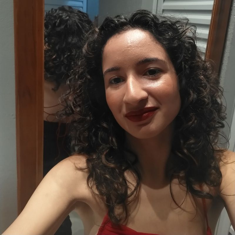 Adriele Oliveira picture