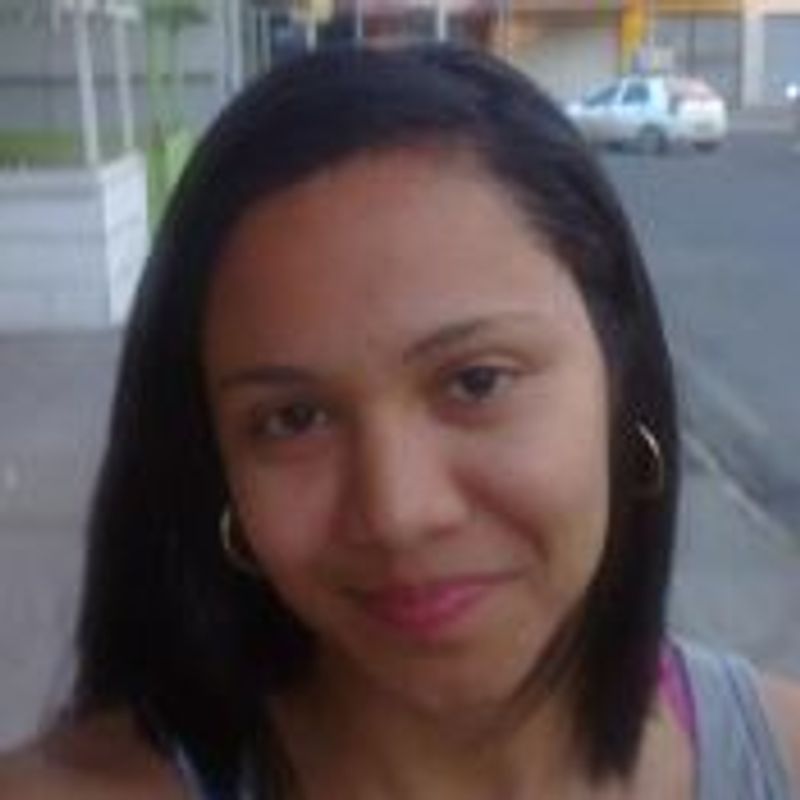 Débora Alves picture