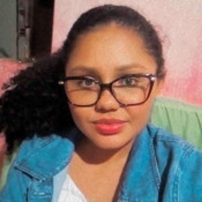 Marilane| @leneeseuslivros picture
