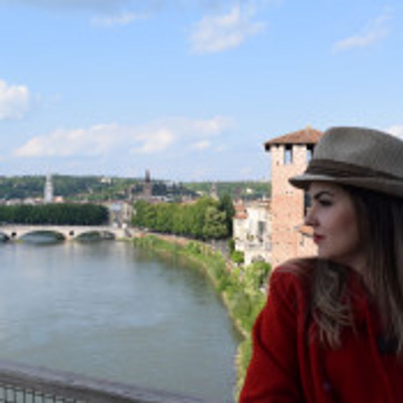 Lívia Bissoli picture