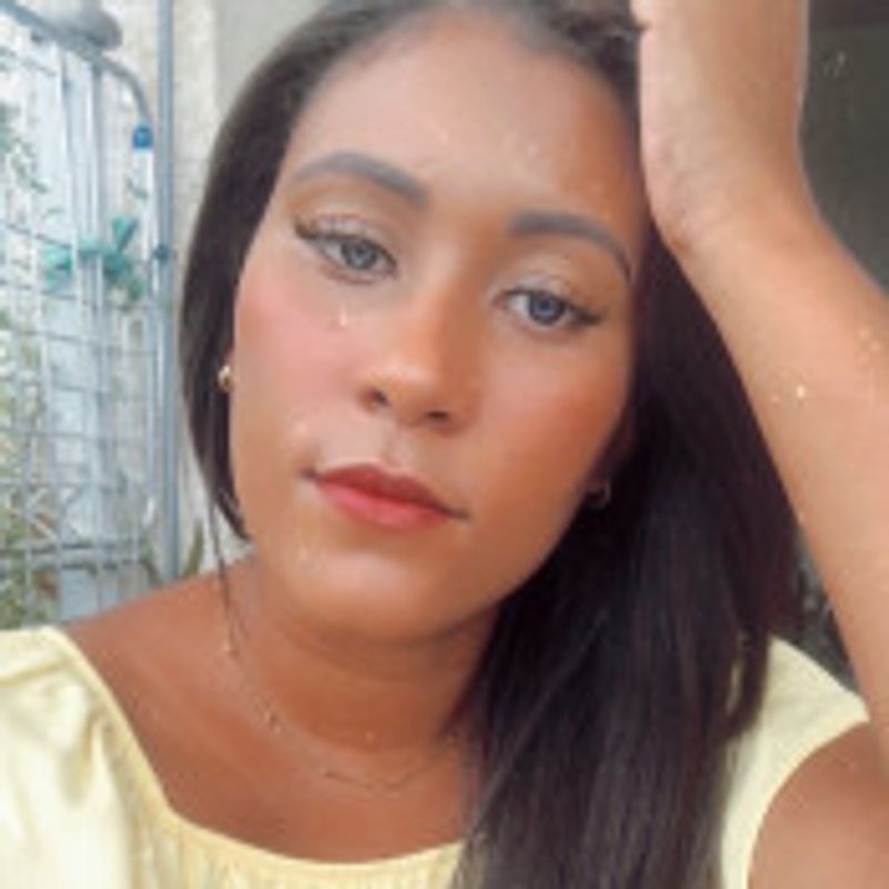 Daniella Santos picture