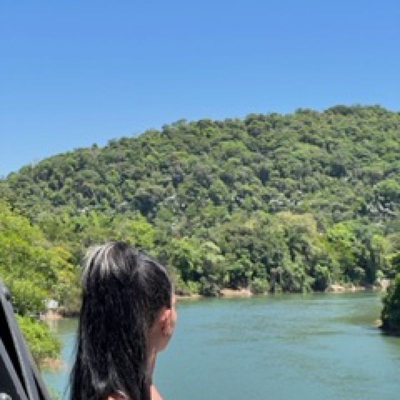 Mariana de Oliveira picture