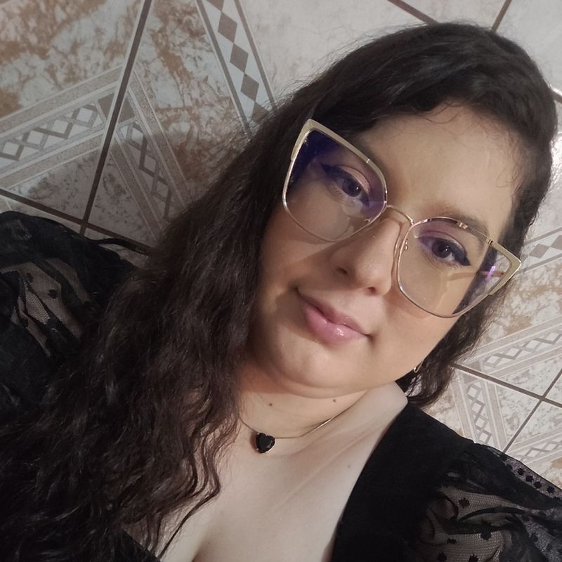 Thais Souza picture