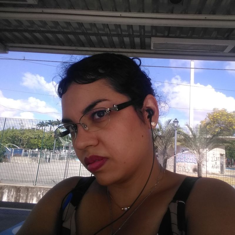 Camila Souza picture
