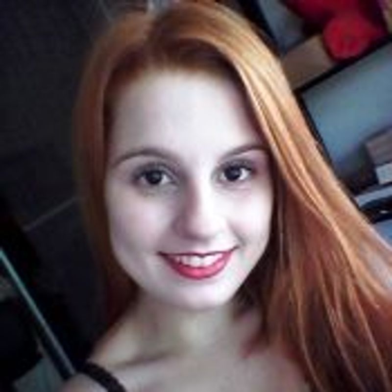 Lorena Barcelos picture