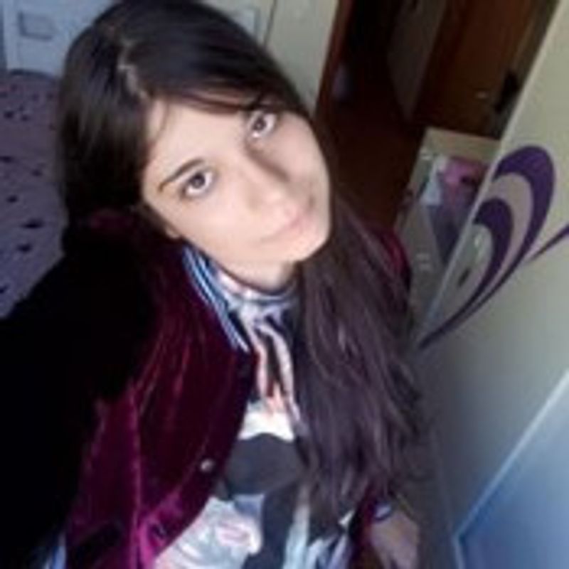 Daniela Flores picture