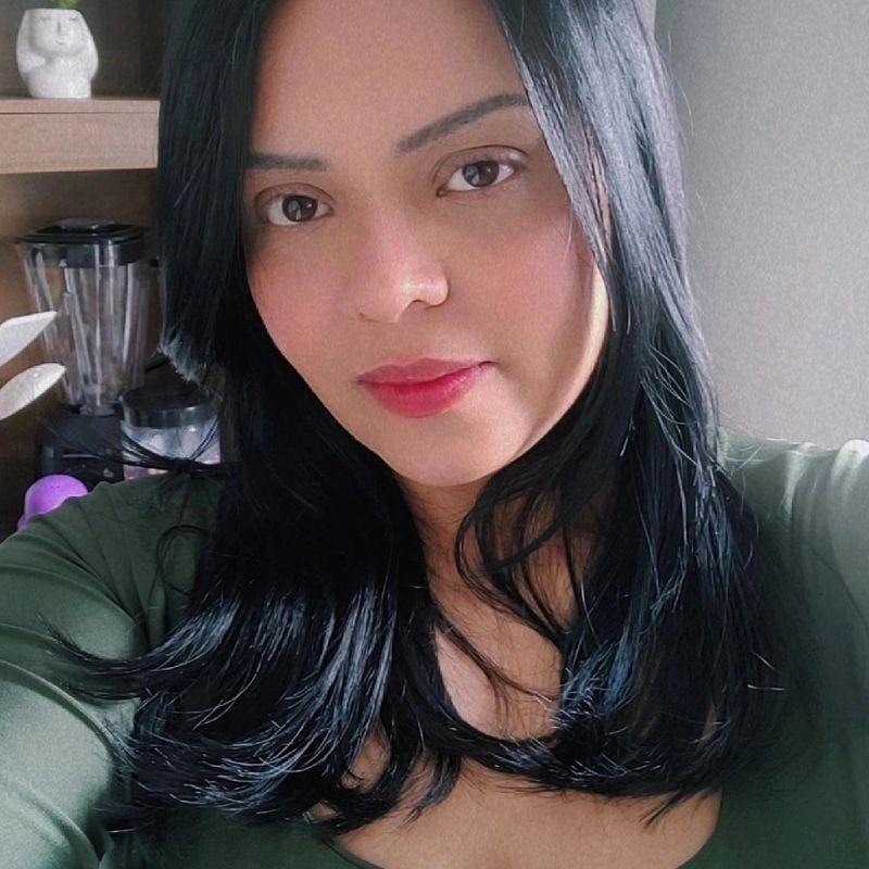 Thais Prado picture