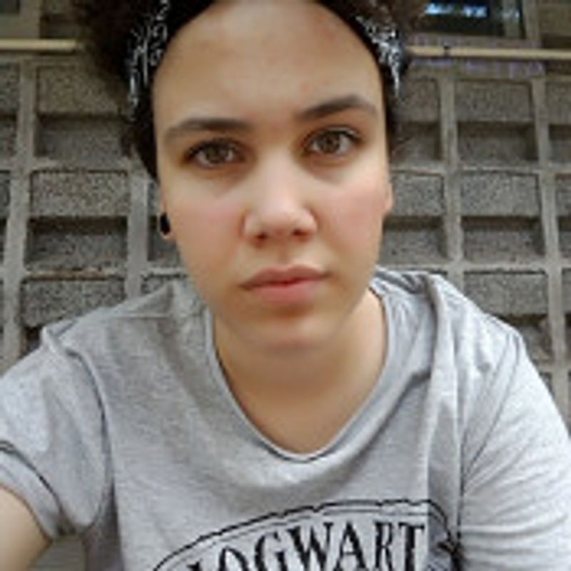 júlia santhi picture