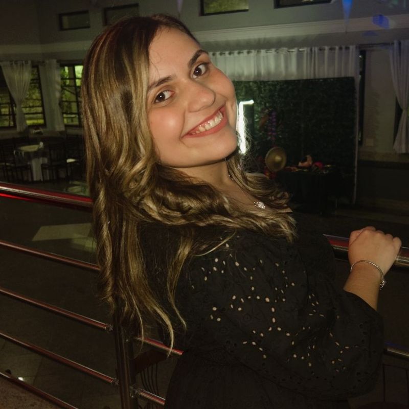 Giulia Godoy picture