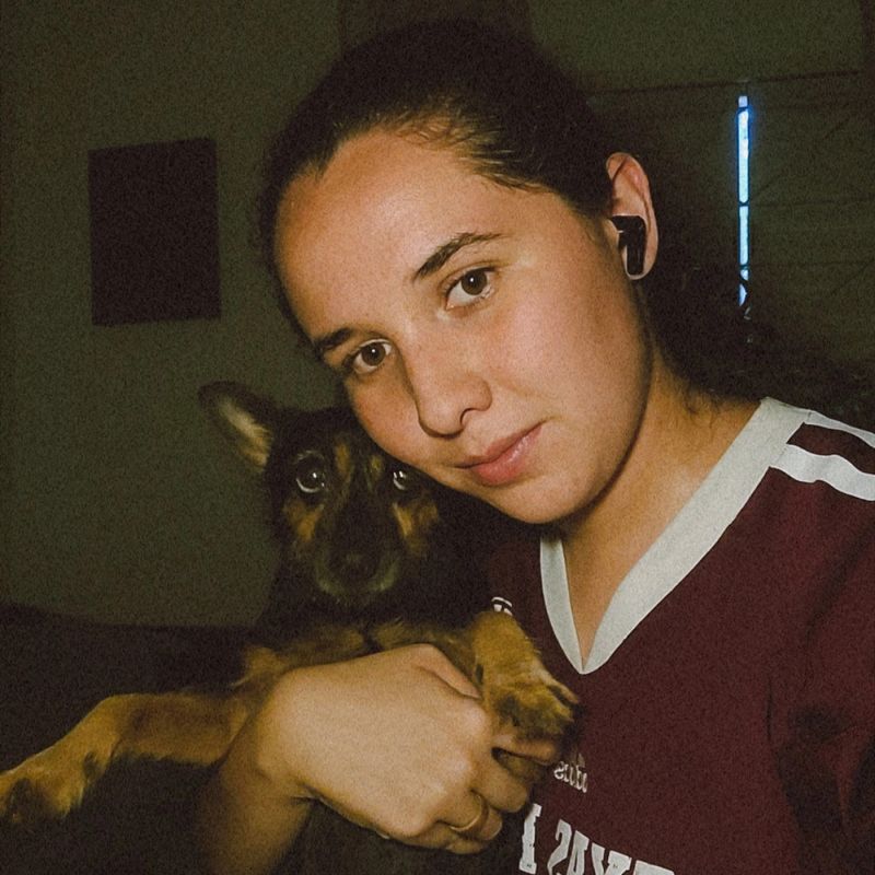 Lívia Ayres picture