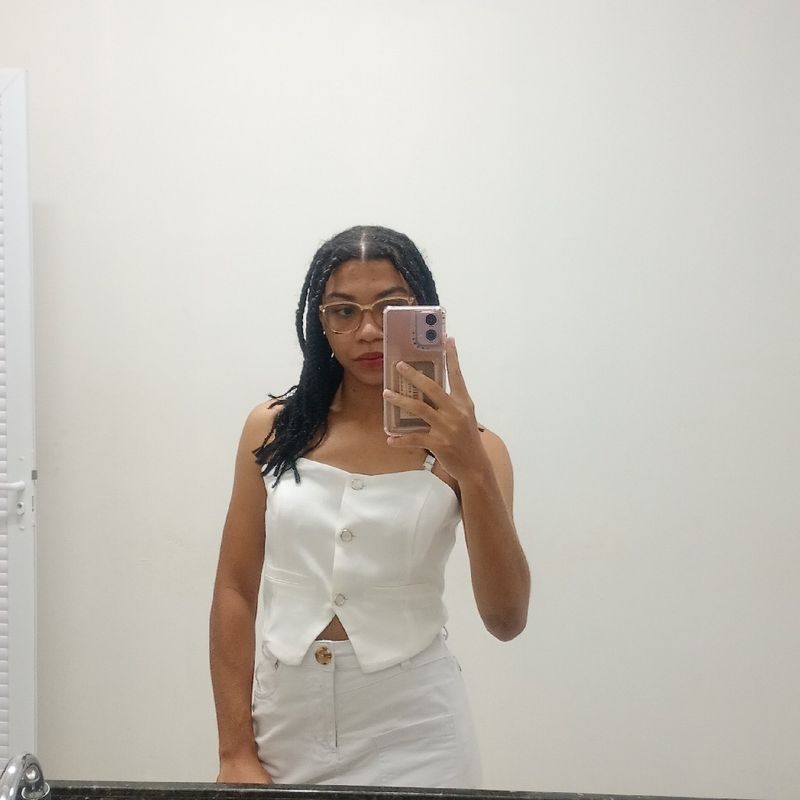 Kayla De Souza Oliveira picture