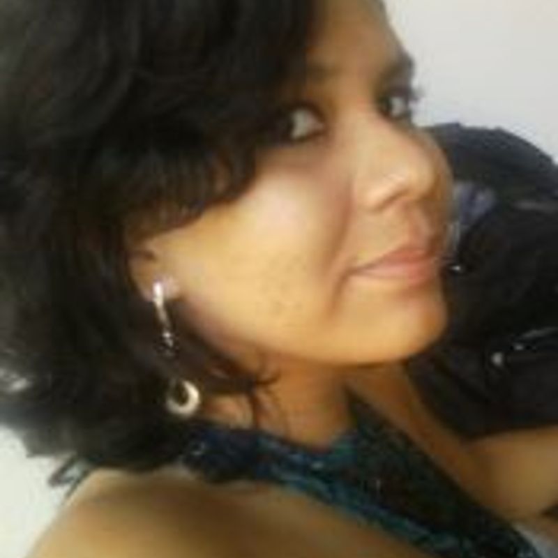 Larissa Leal picture