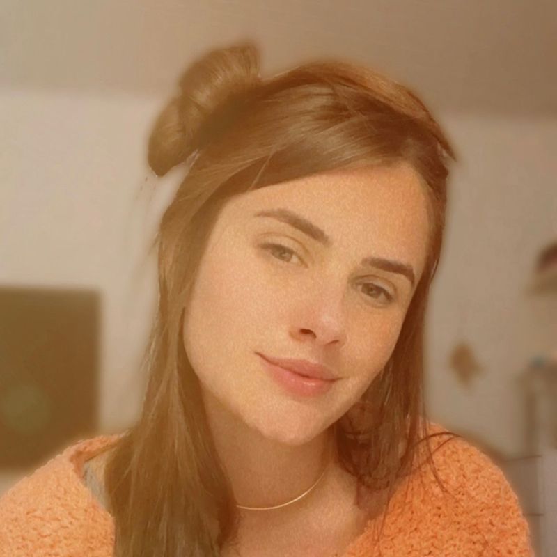 Manuela Souza picture
