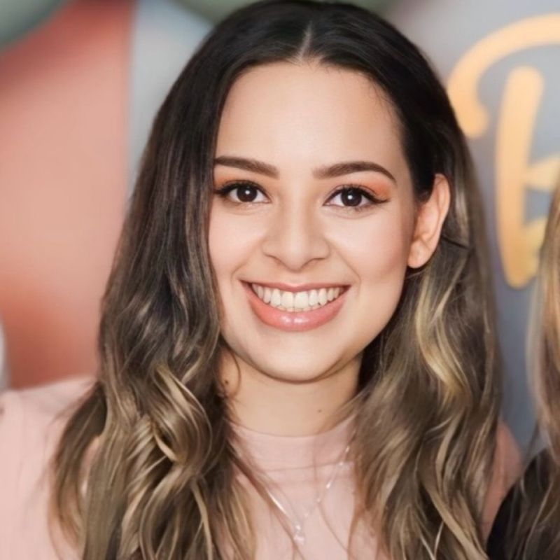 Natalia Oliveira picture